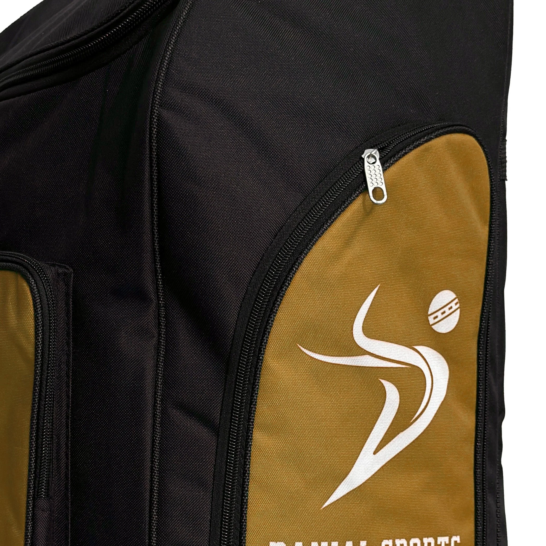 DS Star Duffle Bag Black/ Yellow - Image 6